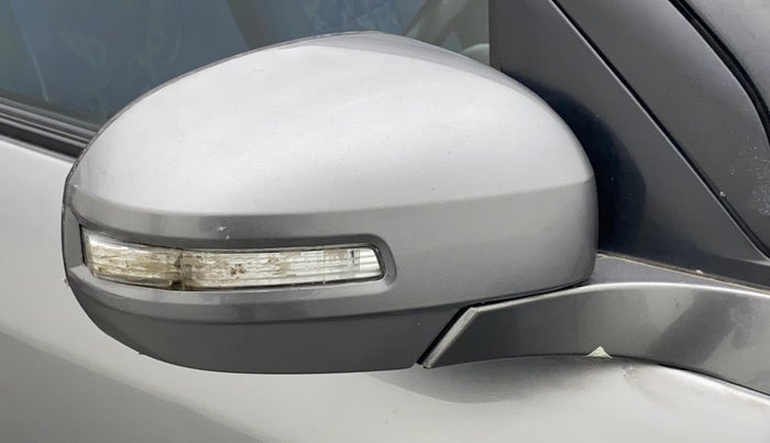 2017 Maruti Swift VXI D, Petrol, Manual, 44,710 km, Right rear-view mirror - Folding motor not working