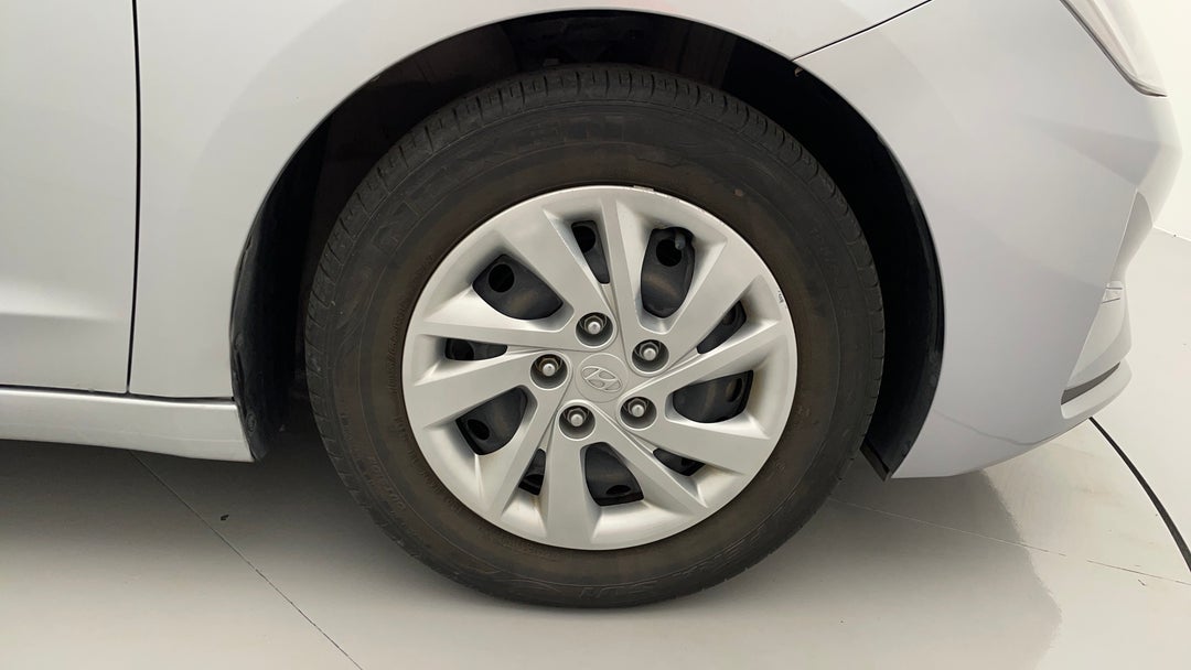 2019 Hyundai Elantra Go, Automatic, 36406 km, Right Front Wheel