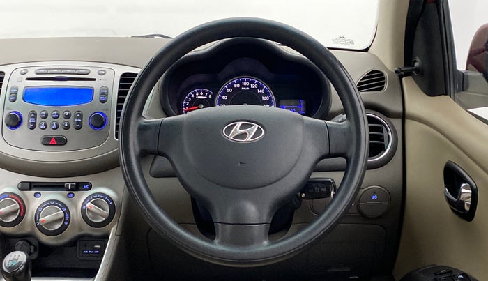 2016 Hyundai i10 SPORTZ 1.1 IRDE2, Petrol, Manual, 22,077 km, Steering Wheel Close Up