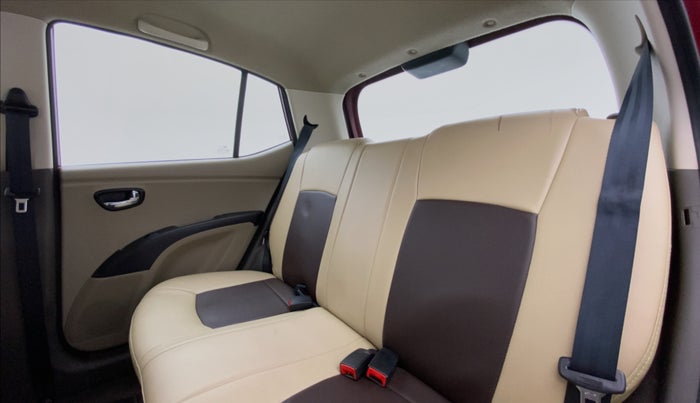 2016 Hyundai i10 SPORTZ 1.1 IRDE2, Petrol, Manual, 22,077 km, Right Side Rear Door Cabin