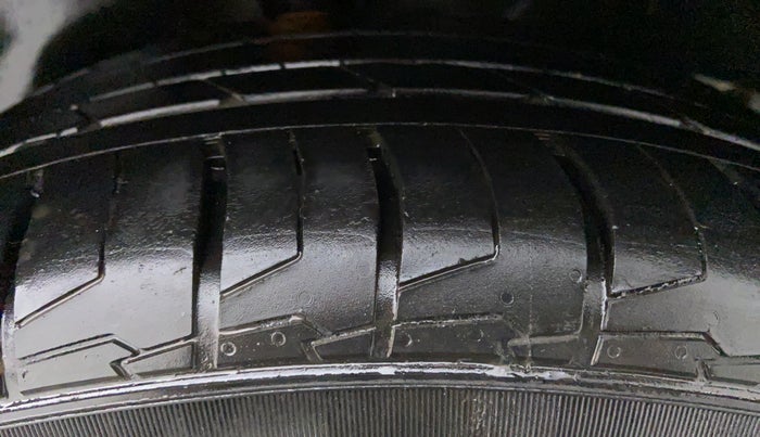 2016 Hyundai Creta 1.6 SX (O) CRDI, Diesel, Manual, 82,364 km, Left Front Tyre Tread