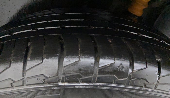 2016 Hyundai Creta 1.6 SX (O) CRDI, Diesel, Manual, 82,364 km, Right Front Tyre Tread