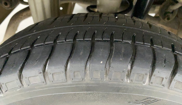 2015 Maruti Alto 800 LXI, Petrol, Manual, 54,533 km, Right Rear Tyre Tread