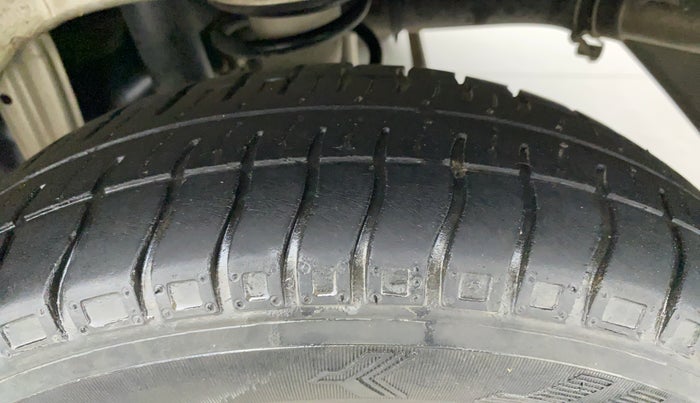 2015 Maruti Alto 800 LXI, Petrol, Manual, 54,533 km, Left Rear Tyre Tread