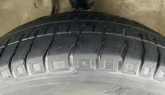 2015 Maruti Alto 800 LXI, Petrol, Manual, 54,533 km, Right Front Tyre Tread