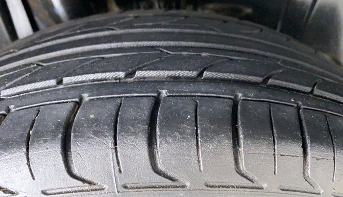 2019 Maruti XL6 ALPHA SHVS  MT, Petrol, Manual, 71,075 km, Right Rear Tyre Tread