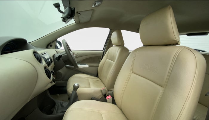 2015 Toyota Etios Liva V, Petrol, Manual, 88,435 km, Right Side Front Door Cabin