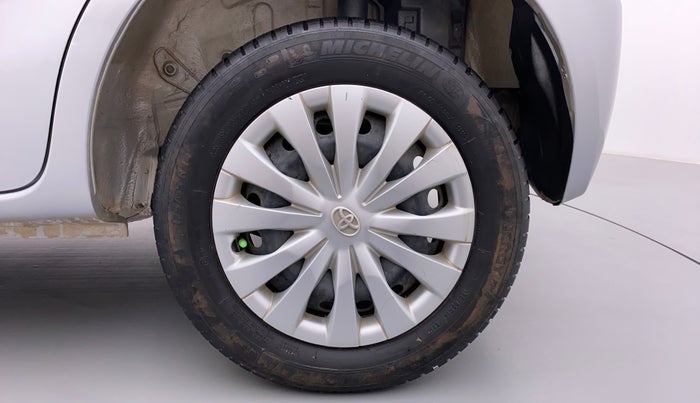 2015 Toyota Etios Liva V, Petrol, Manual, 88,435 km, Left Rear Wheel