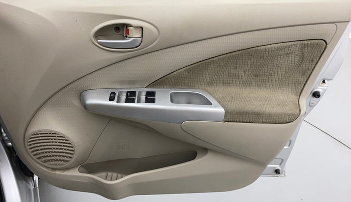 2015 Toyota Etios Liva V, Petrol, Manual, 88,435 km, Driver Side Door Panels Control