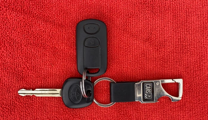 2015 Toyota Etios Liva V, Petrol, Manual, 88,435 km, Key Close Up