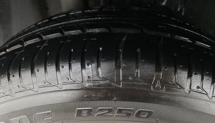 2019 Ford FREESTYLE TITANIUM + 1.2 TI-VCT, Petrol, Manual, 53,851 km, Right Rear Tyre Tread