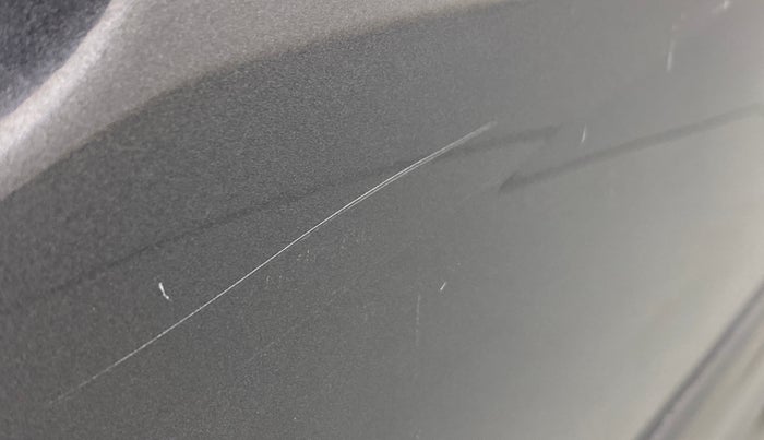 2015 Maruti Swift VXI, Petrol, Manual, 94,507 km, Driver-side door - Minor scratches