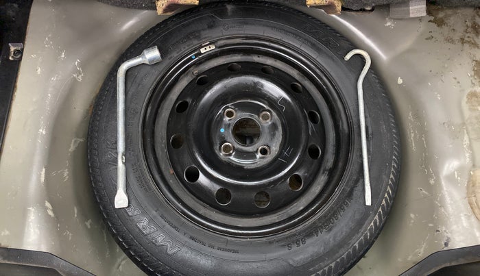 2015 Maruti Swift VXI, Petrol, Manual, 94,507 km, Spare Tyre