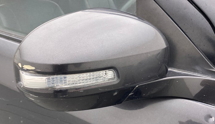 2015 Maruti Swift VXI, Petrol, Manual, 94,507 km, Right rear-view mirror - Minor scratches