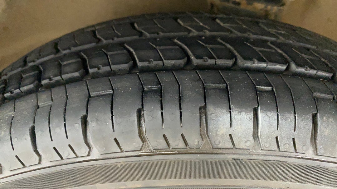 Left Front Tyre Tread