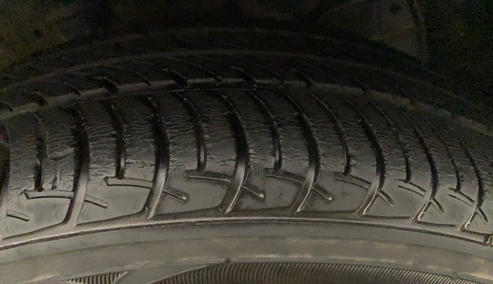 2019 Maruti New Wagon-R VXI (O) 1.2, Petrol, Manual, 33,802 km, Left Front Tyre Tread