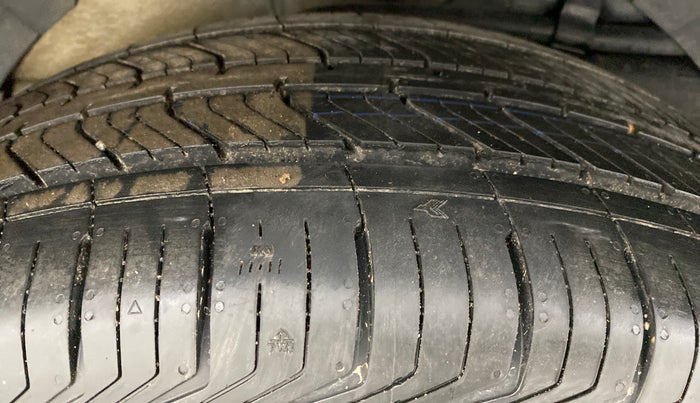 2018 Mahindra XUV500 W11 FWD, Diesel, Manual, 89,232 km, Left Rear Tyre Tread