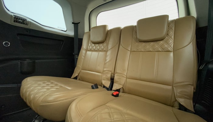 2018 Mahindra XUV500 W11 FWD, Diesel, Manual, 89,232 km, Third Seat Row ( optional )