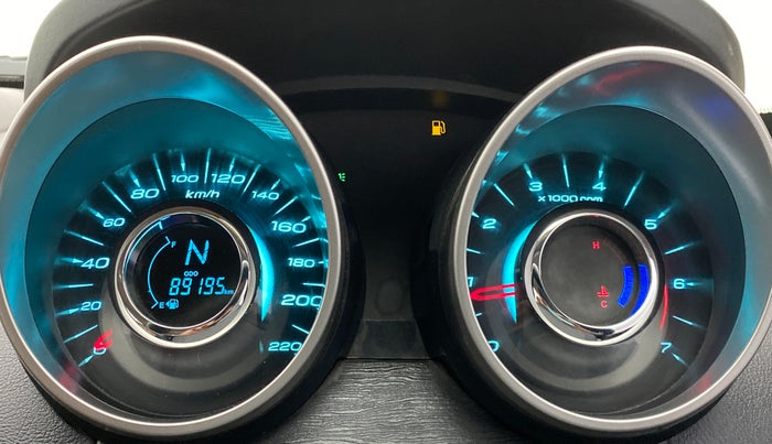 2018 Mahindra XUV500 W11 FWD, Diesel, Manual, 89,232 km, Odometer Image