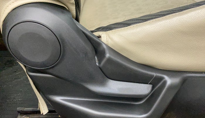 2019 Maruti New Wagon-R LXI CNG 1.0, CNG, Manual, 65,856 km, Driver Side Adjustment Panel