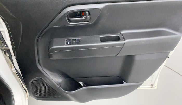 2019 Maruti New Wagon-R LXI CNG 1.0, CNG, Manual, 65,856 km, Driver Side Door Panels Control