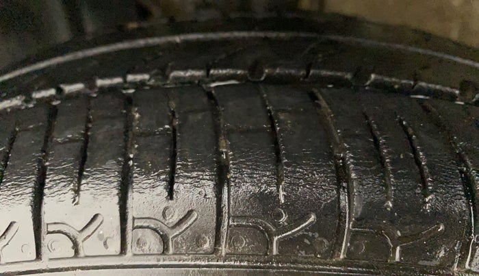 2019 Maruti New Wagon-R LXI CNG 1.0, CNG, Manual, 65,856 km, Left Front Tyre Tread