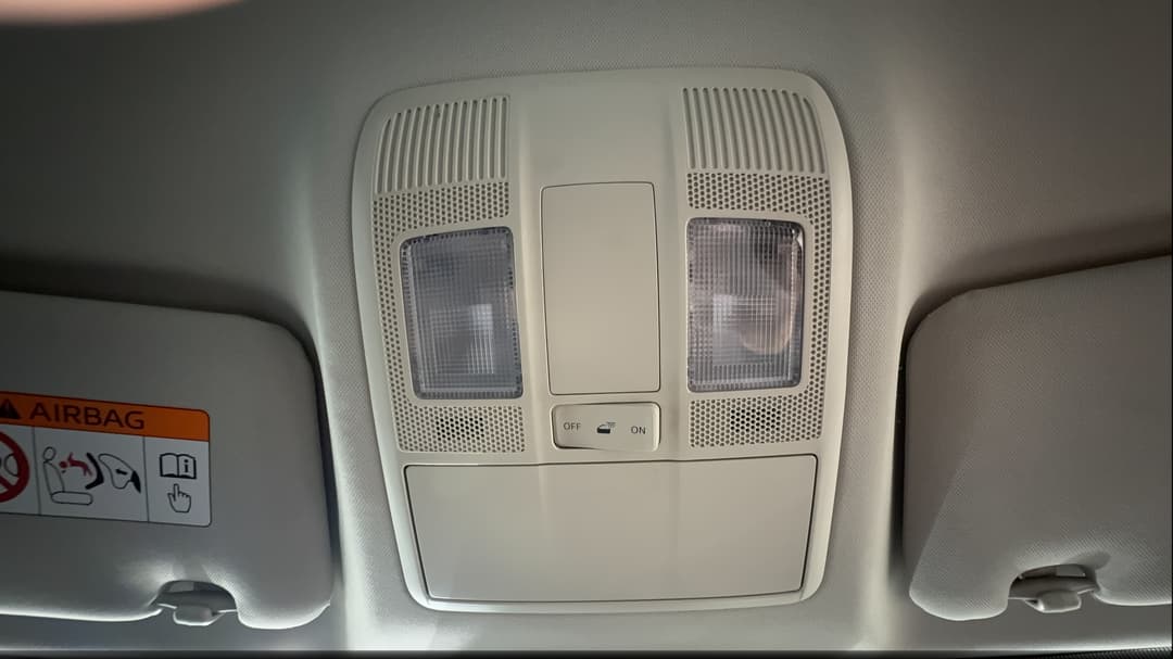 On-Roof Controls/Sunglass holder