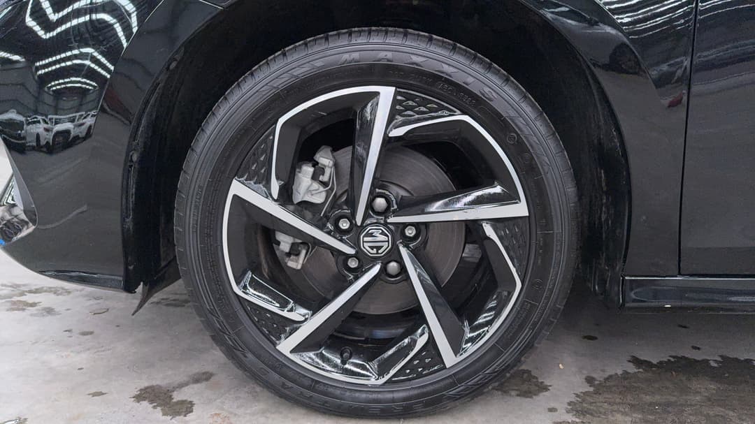 2023 MG Mg5 Essence, Automatic, 18465 km, Left Front Wheel