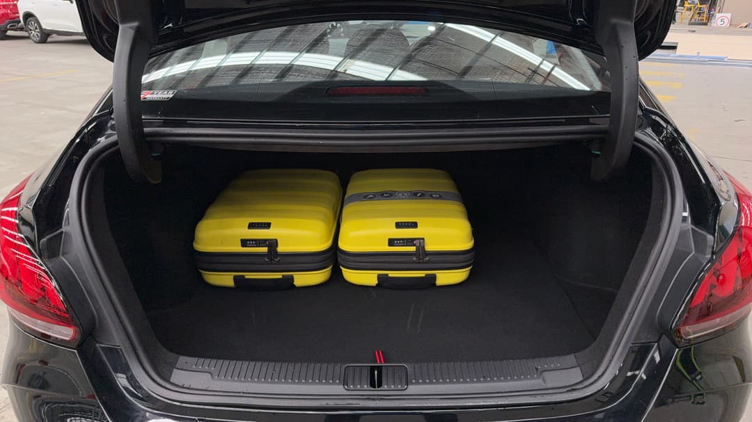 2023 MG Mg5 Essence, Automatic, 18465 km, Boot Inside View with Luggage