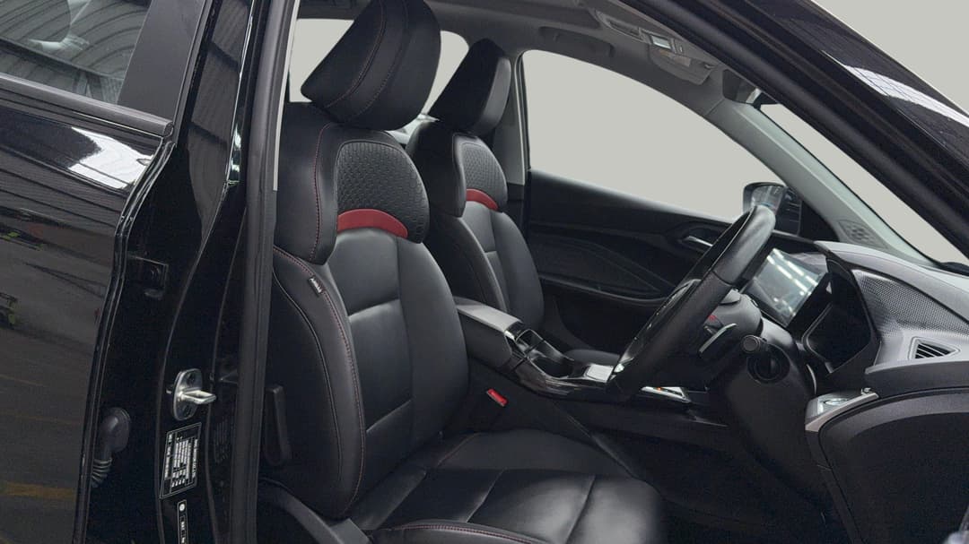 2023 MG Mg5 Essence, Automatic, 18465 km, Right Side Front Door Cabin View