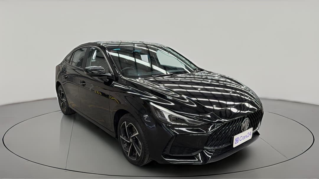 2023 MG Mg5 Essence, Automatic, 18465 km, Right Front Diagonal (45- Degree) View