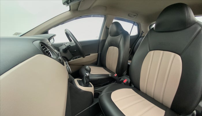 2016 Hyundai Grand i10 ASTA 1.2 (O) VTVT, Petrol, Manual, 29,918 km, Right Side Front Door Cabin