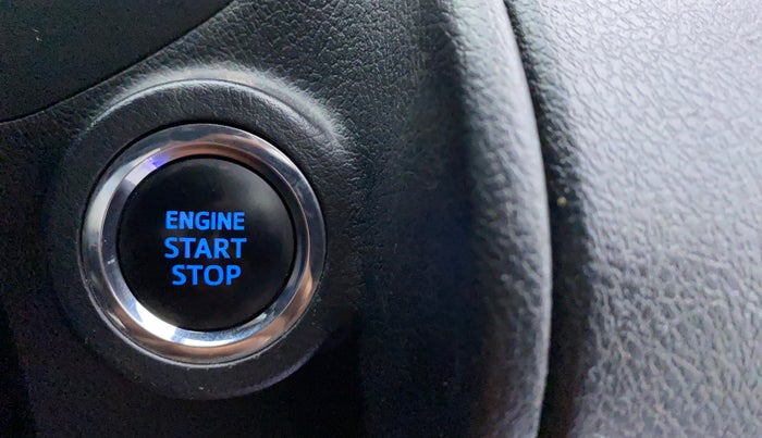 2018 Toyota Innova Crysta 2.4 VX 8 STR, Diesel, Manual, 52,759 km, Keyless Start/ Stop Button