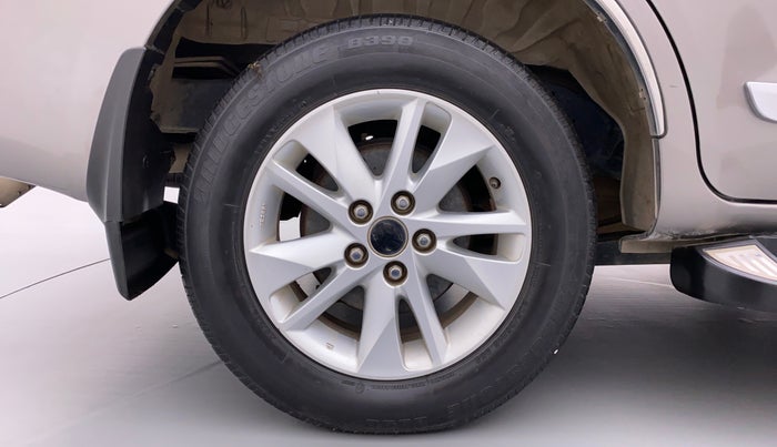 2018 Toyota Innova Crysta 2.4 VX 8 STR, Diesel, Manual, 52,759 km, Right Rear Wheel
