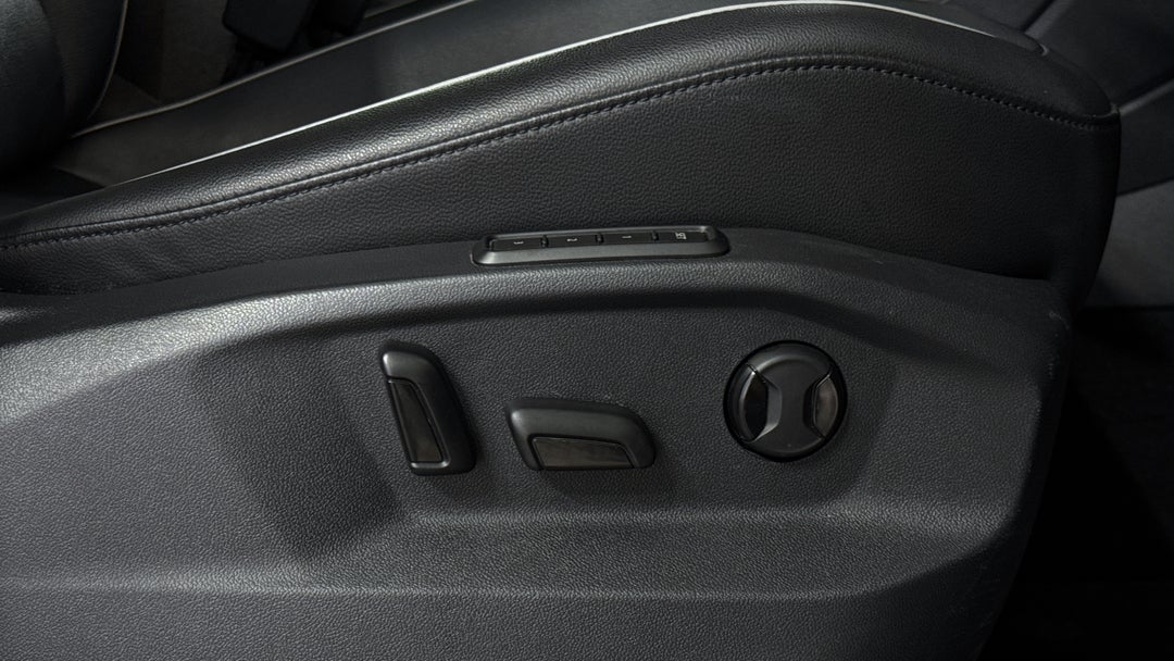 2018 Volkswagen Tiguan 162 Tsi Highline, Automatic, 81232 km, Drivers Side Adjustment Panel