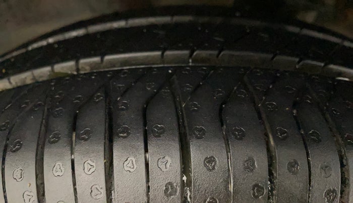 2011 Maruti Alto K10 VXI, Petrol, Manual, 46,425 km, Left Front Tyre Tread