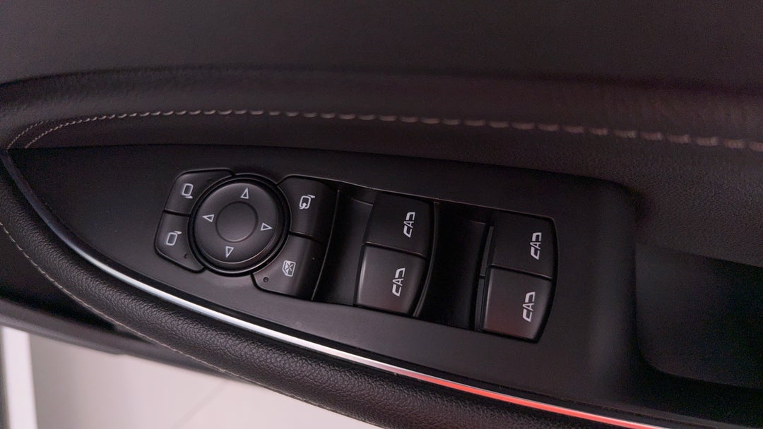 2018 Holden Commodore Rs, Automatic, 138381 km, Drivers Side Door Panel Controls