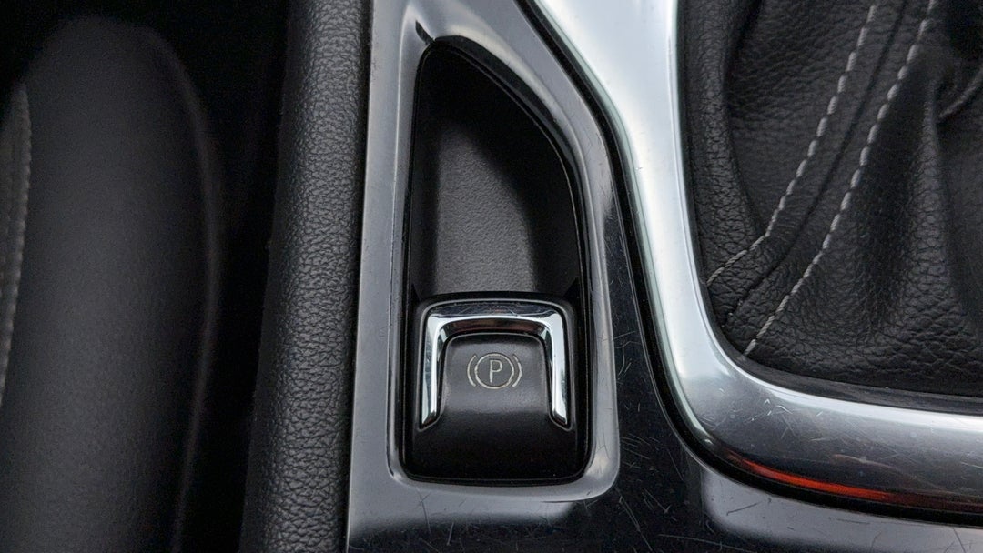 2018 Holden Commodore Rs, Automatic, 138381 km, Handbrake