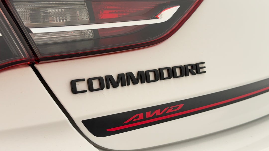 2018 Holden Commodore Rs, Automatic, 138381 km, Badge (Boot Left Side)