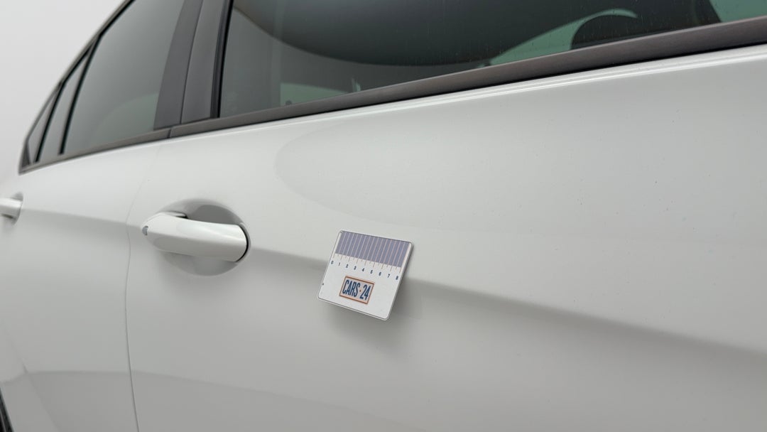 2018 Holden Commodore Rs, Automatic, 138381 km, Doors Front RHS Dent