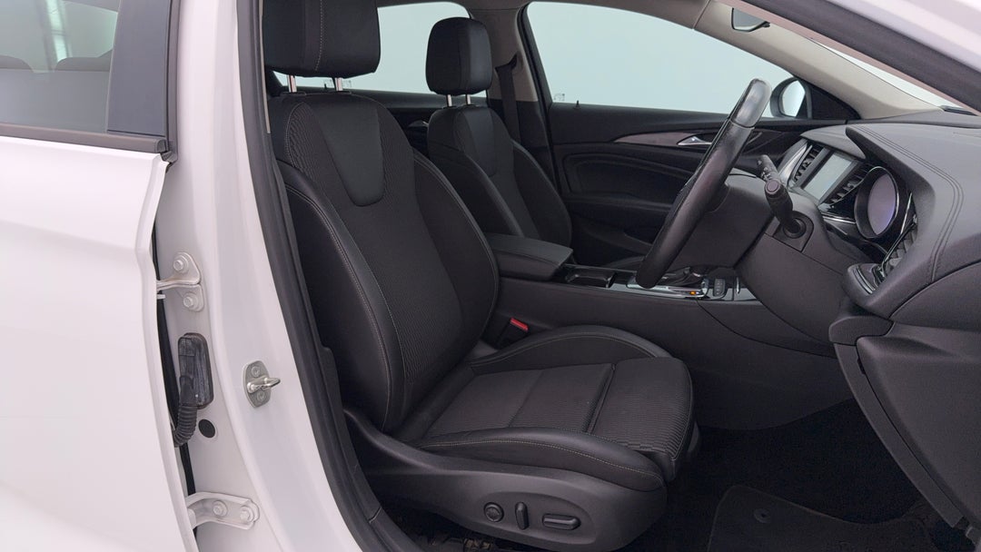 2018 Holden Commodore Rs, Automatic, 138381 km, Right Side Front Door Cabin View