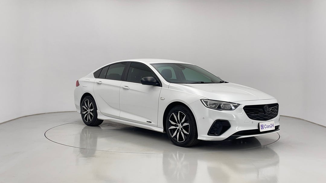 2018 Holden Commodore Rs, Automatic, 138381 km, Right Front Diagonal (45- Degree) View