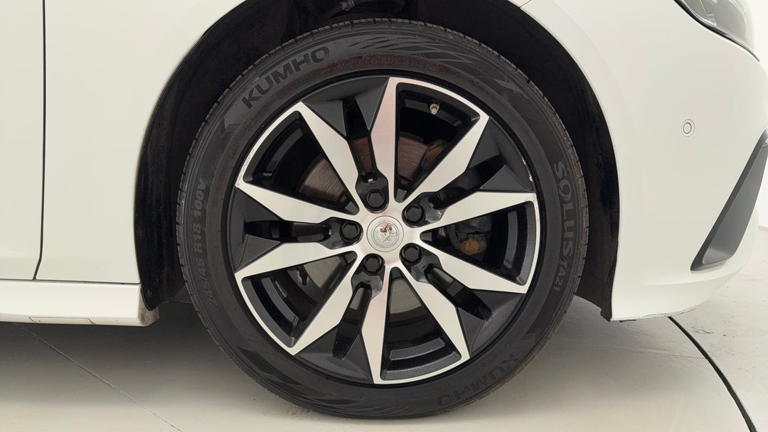 2018 Holden Commodore Rs, Automatic, 138381 km, Right Front Wheel