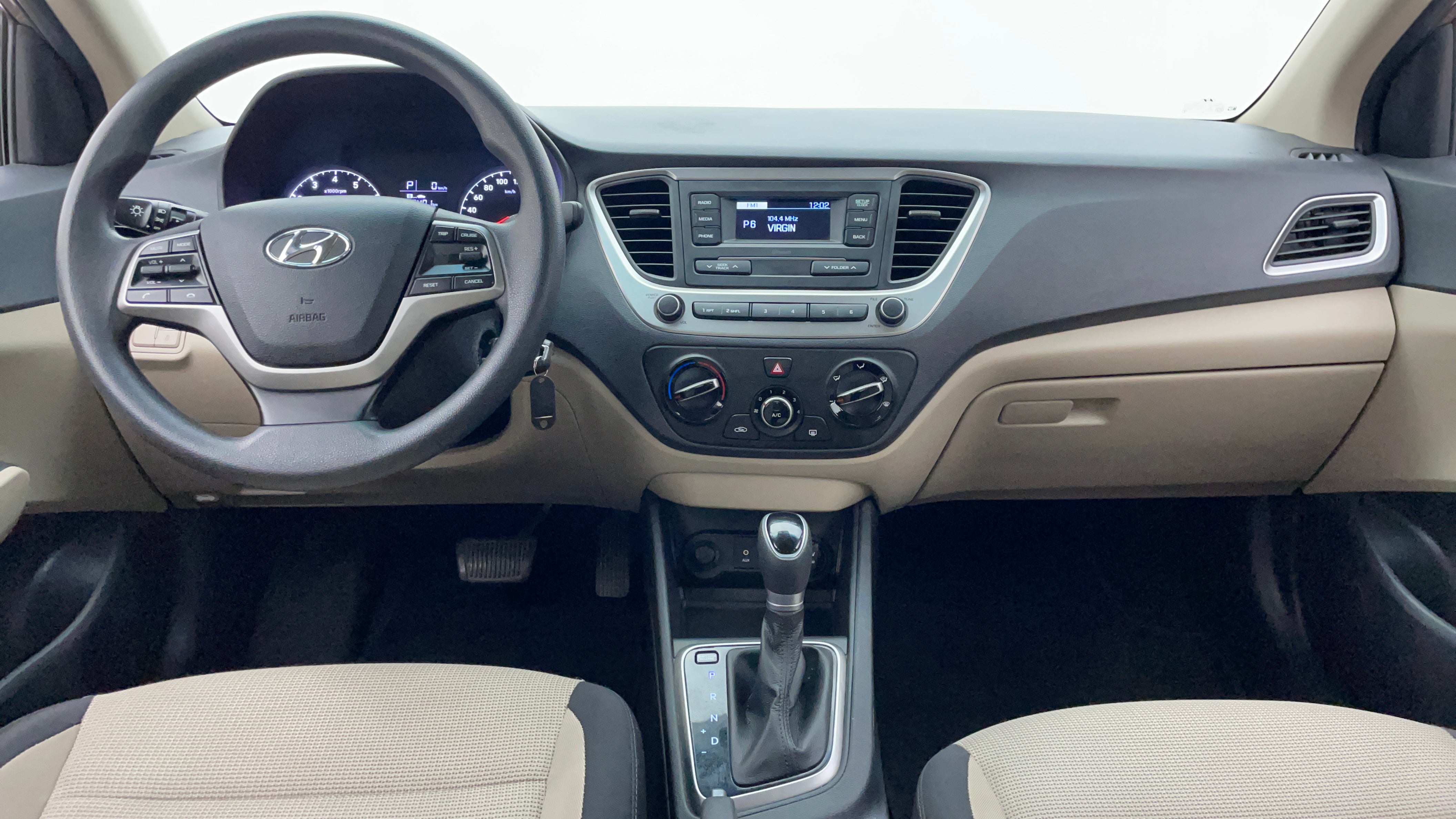 Hyundai Accent-Dashboard View