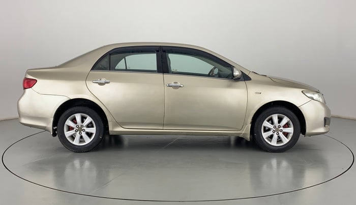 2010 Toyota Corolla Altis GL PETROL, Petrol, Manual, 70,615 km, Right Side View
