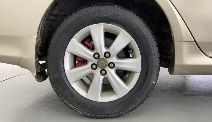 2010 Toyota Corolla Altis GL PETROL, Petrol, Manual, 70,615 km, Right Rear Wheel