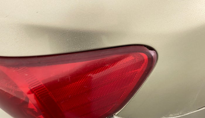 2010 Toyota Corolla Altis GL PETROL, Petrol, Manual, 70,615 km, Right tail light - Minor damage