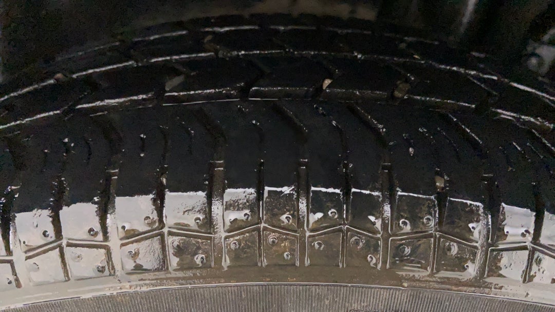 Left Front Tyre Tread