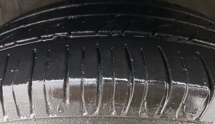2018 Maruti Celerio VXI CNG, CNG, Manual, 44,110 km, Left Front Tyre Tread