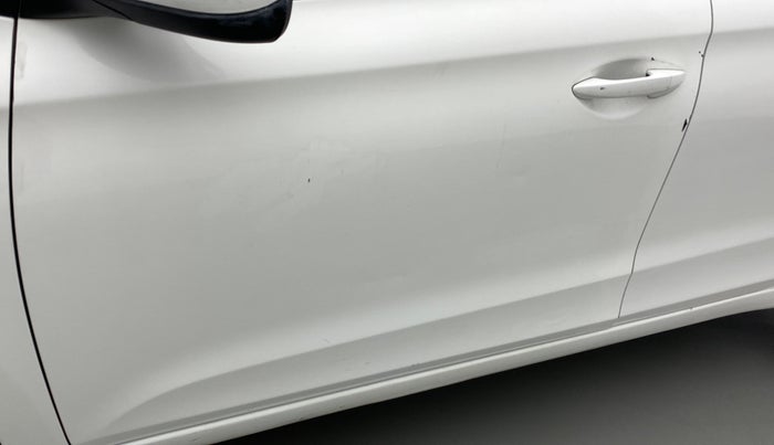 2019 Hyundai Elite i20 MAGNA PLUS 1.2, Petrol, Manual, 42,787 km, Front passenger door - Upto 4 inch Scratches + Count of scratches 3-5 ( Metal not Visible)
